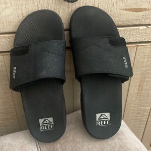 Reef Slides Men’s size 8. Gently used